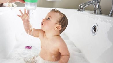 آموزش حمام کردن نوزاد